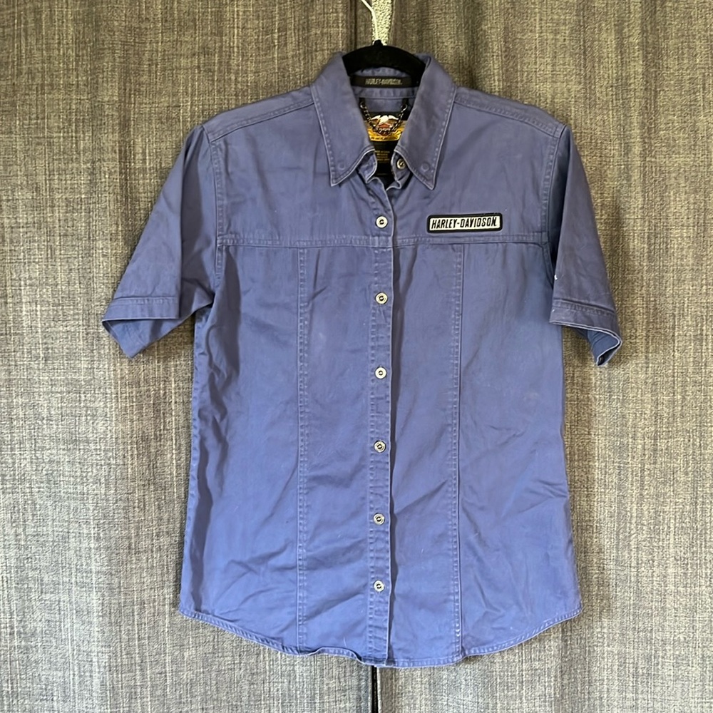 Harley Davidson women’s blue button down short sleeve shirt size small